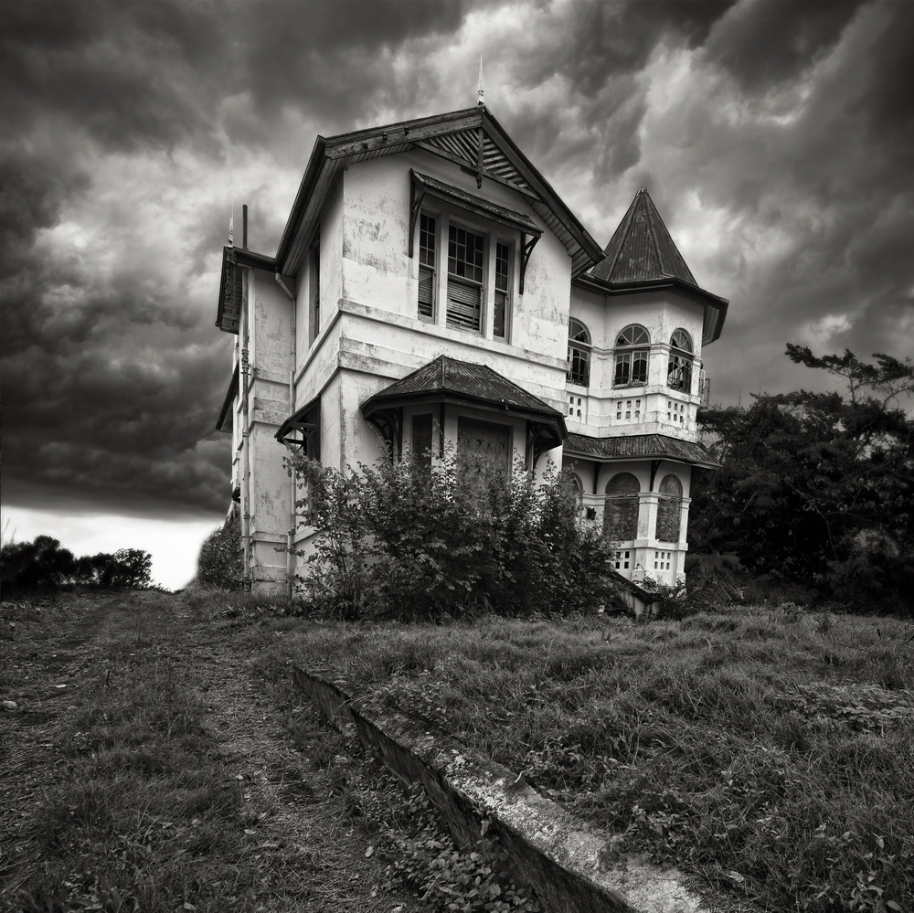 Houses in Dreams Images of conscious and unconscious psyche